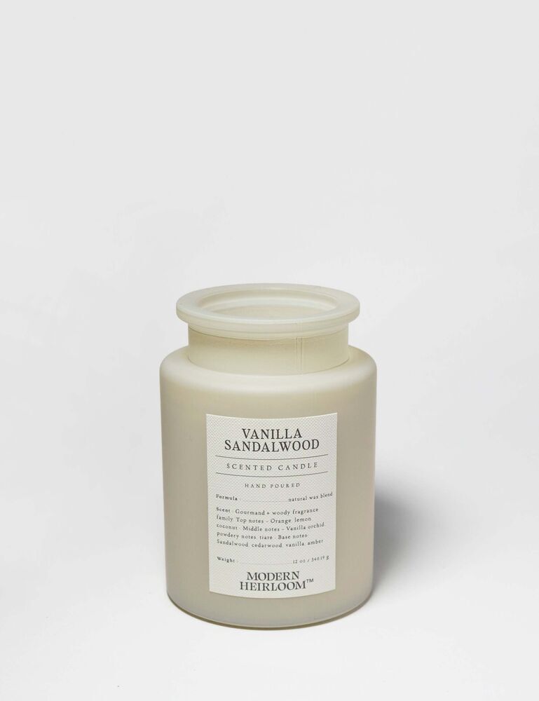 Vanilla Sandalwood 12 Oz Scented Candle - Image 3